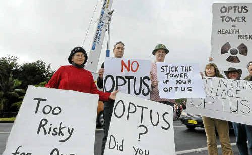 (from left) Cindy Thummel, Andrew Watson, Trevor Thomas, Anne Thompson, Richard Swinton and Steven Giese, all of Clunes at the no Optus tower in Clunes protest. (from left) Cindy Thummel, Andrew Watson, Trevor Thomas, Anne Thompson, Richard Swinton and Steven Giese, all of Clunes at the no Optus tower in Clunes protest.